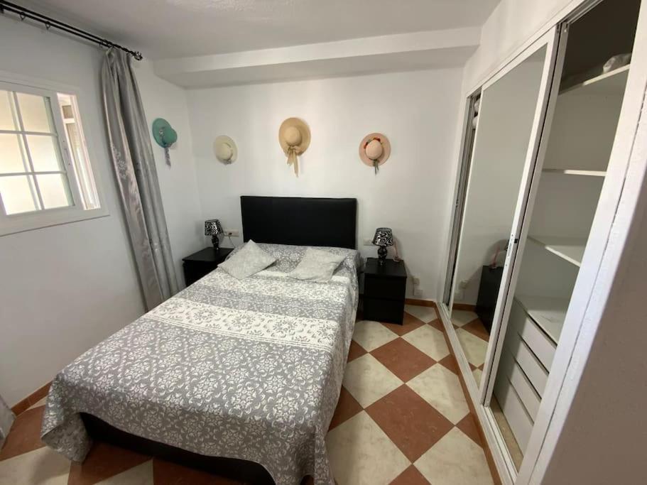 Appartement Entier Avec Vue Panoramique เบนัลมาเดนา ภายนอก รูปภาพ